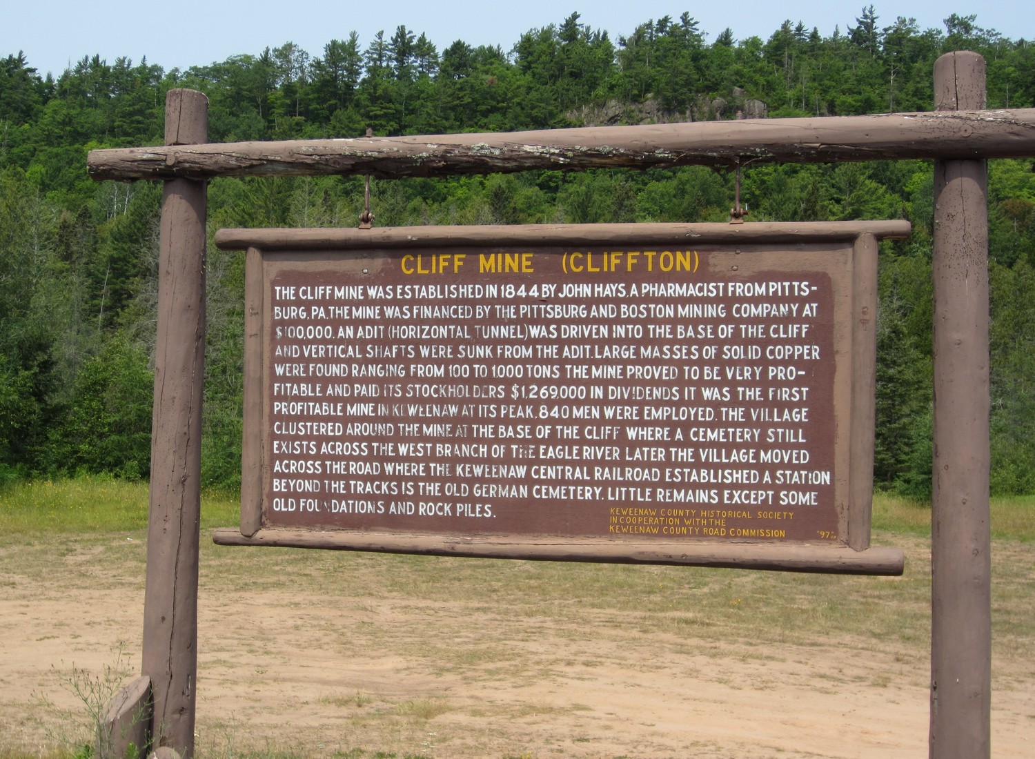 Cliff Mine sign on Cliff Drive, taken 2021